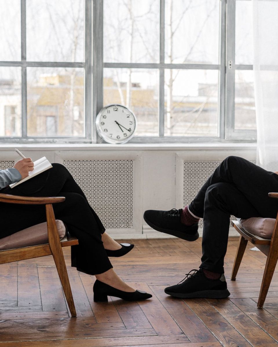 Dr. Shira Levi in a therapy session setting